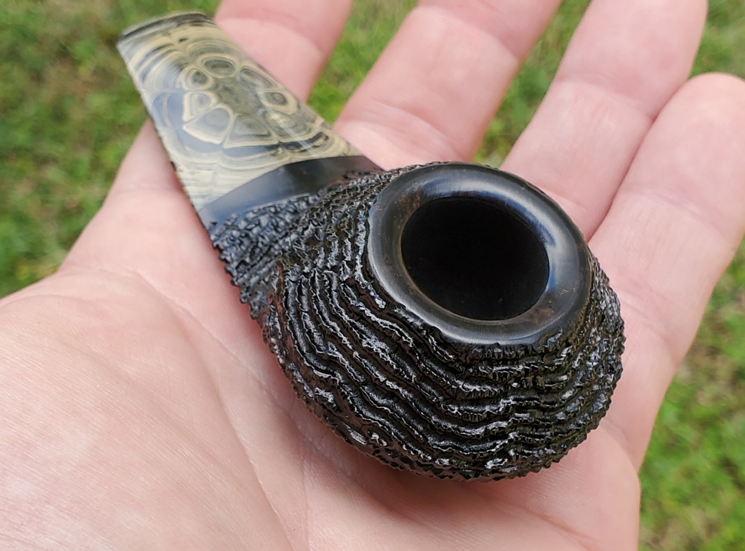 SOLD - 10th Anniversary Cardinal House Munn Blade-shank Pocket Bulldog 1021 - Image 4